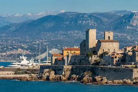 Tourist Office D'antibes Juan-Les-Pins - Place Guynemer