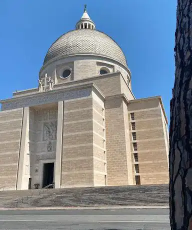 Basilique des Saints Pierre-et-Paul