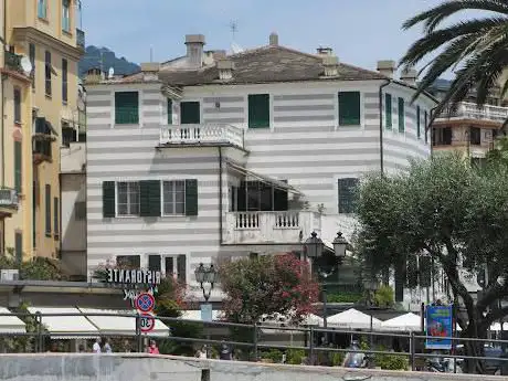 Piazza J. Erhard