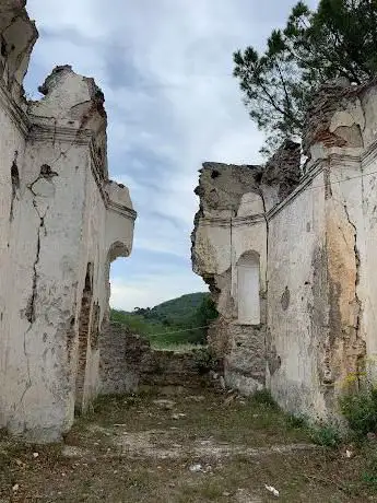 Photo de Rovine Chiesa San Bernardo
