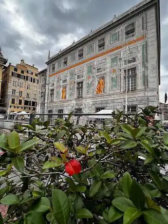 Photo de Palazzo San Giorgio
