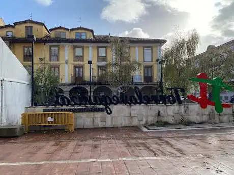 Photo de Fuente de la Plaza Baldomero Iglesias