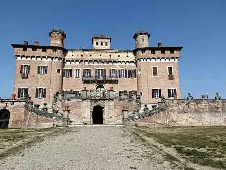 Chignolo Po Castle