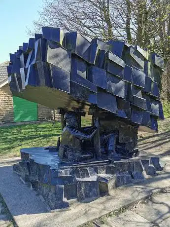 Life dahn t' Pit Sculpture
