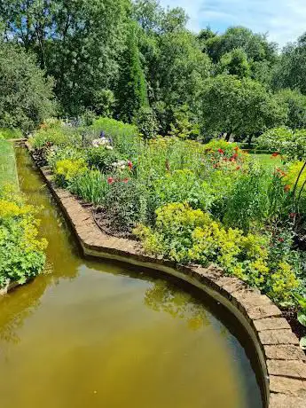 Coton Manor Garden