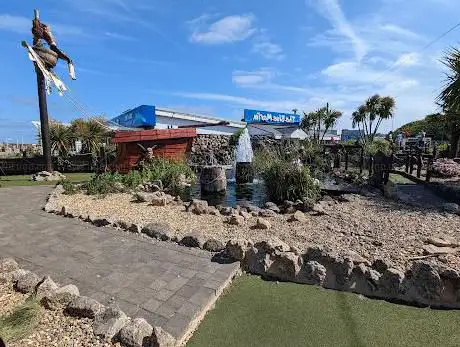 Photo de SMUGGLERS COVE GOLF