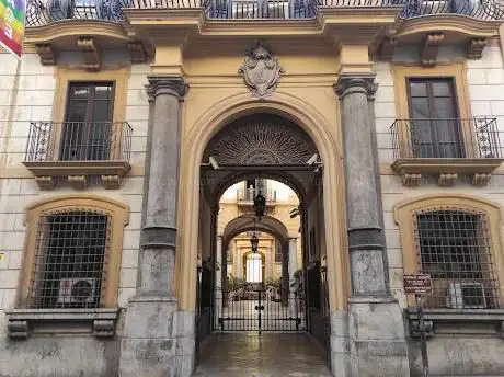 Photo de Palazzo Comitini