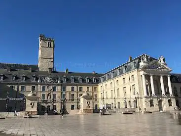 Photo de Liberation Square