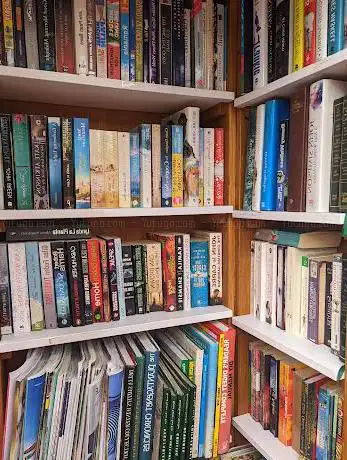 Elland Phonebox Book Swap ï¸