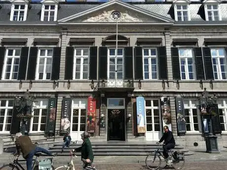 Photo de Mergelbewerken Maastricht