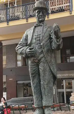 Photo de statua di Totò