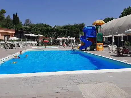 Photo de Piscina Valle dei Casali