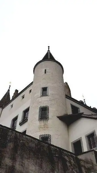 Château en contre-bas