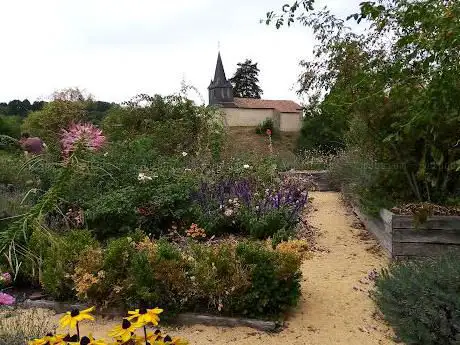 Photo de An Mil à nos jours Garden