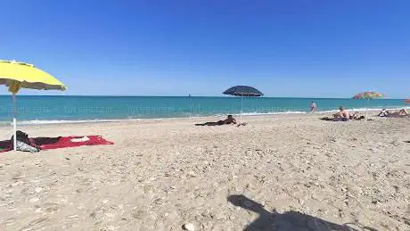 Photo de Spiaggia libera