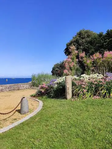 Square du 18 Juin 1940