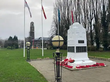 Photo de Swinton Cenotaph