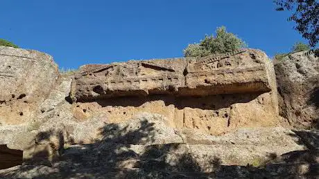 Tombe Etrusche Doriche Di Norchia