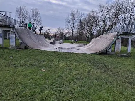 Photo de Grove Skatepark