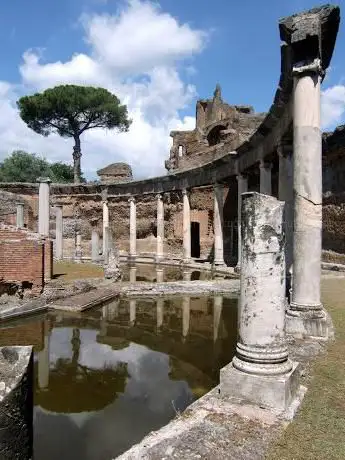 Photo de Hall of the Philosophers