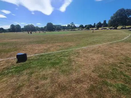 Photo de Merchant Taylors School Cricket Ground