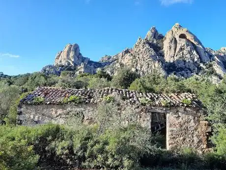 Strada verso monti di Cugnana