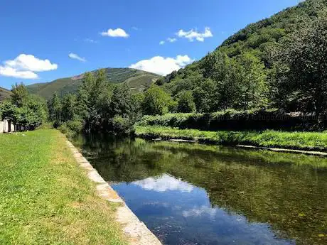 Photo de Playa fluvial Trabadelo