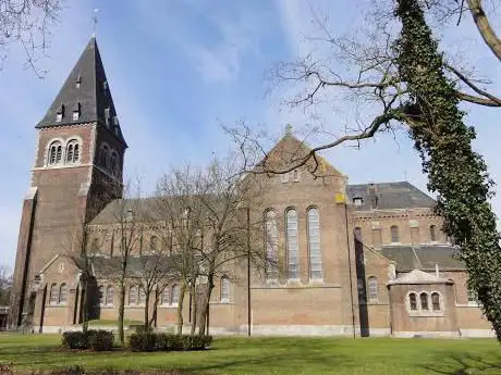 église Onze-Lieve-Vrouw-Tenhemelopneming de Leopoldsburg