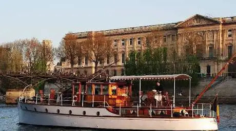 Motor Yacht Charter