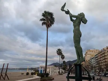Photo de Monumento al Turista de FUENGIROLA