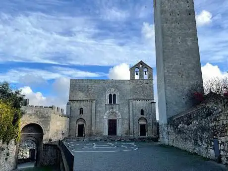 Photo de Torre Santa Maria di Castello