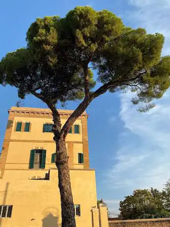 Photo de Piazza di Santa Costanza
