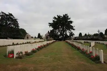 LONGUENESSE (ST. OMER) SOUVENIR CEMETERY
