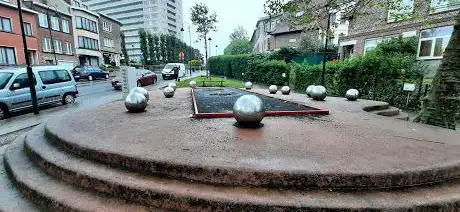 Les p'tites soeurs de l'Atomium