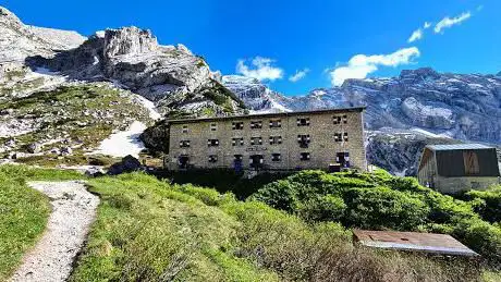 Photo de Refuge Galassi At Monte Antelao - Lodge Cai