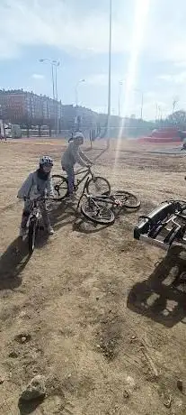 Photo de PumpTrack Park Villaverde Enrique Chacon