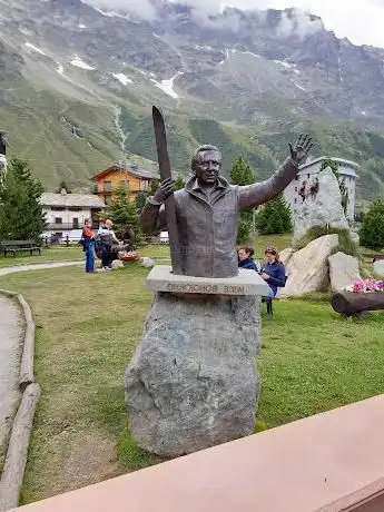 Busto di Mike Bongiorno