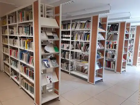 Photo de Biblioteca Primo Levi