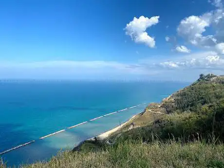 Fiorenzuola di Focara vista dal Parco del Monte San Bartolo