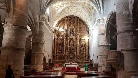 Photo de Iglesia Santa Maria La Mayor