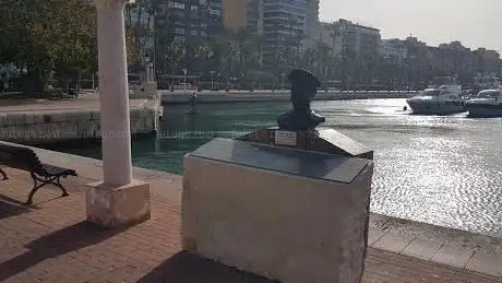Photo de Busto del capitán del 'Stanbrook' Archibald Dickson