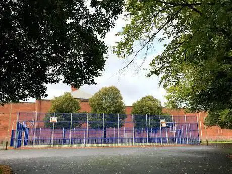 Photo de Basketball Court