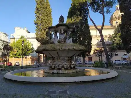Photo de Fontana delle Cariatidi