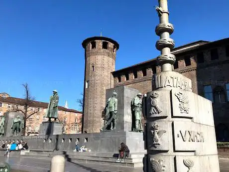 Photo de Monumento a Emanuele Filiberto Duca D'Aosta