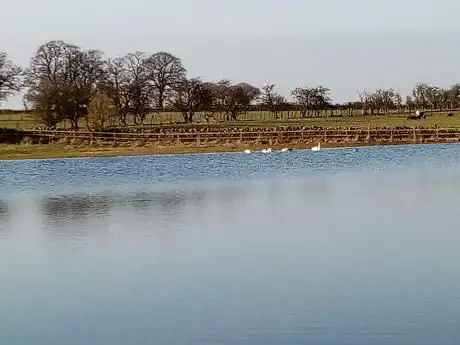 Photo de Culgaith Tarn Village Green