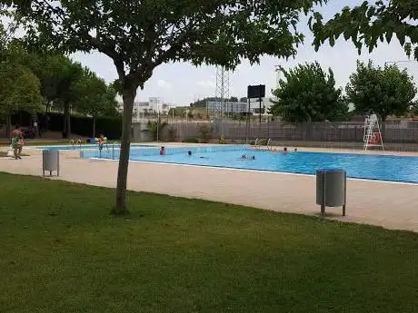 Photo de Piscina municipal de la Granada