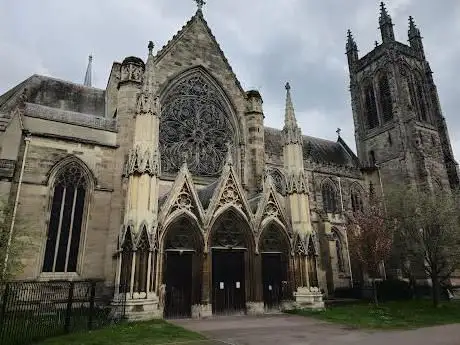 Photo de All Saints C Of E Church