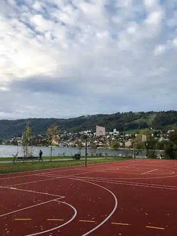Photo de Basketballplatz Zug