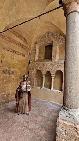 Estatua de Virgilio