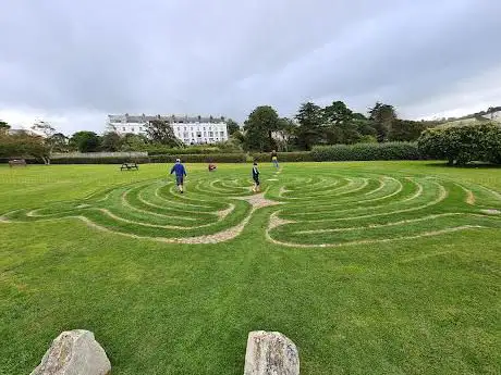 Cliff Field Gardens
